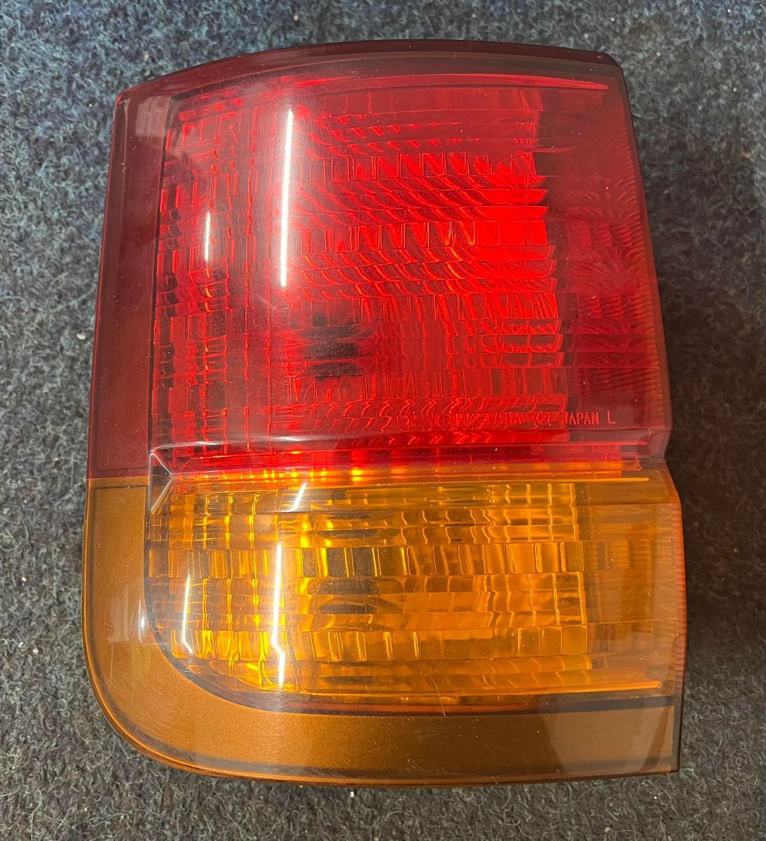 NISSAN ELGRAND MPV PASSENGER SIDE OUTER REAR LIGHT NEARSIDE FIT 1999