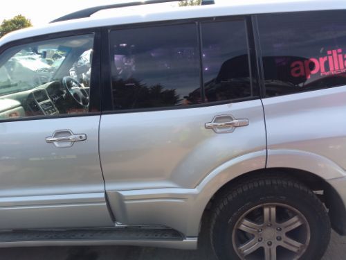 MITSUBISHI SHOGUN MK3 PASSENGER SIDE REAR BARE SILVER DOOR 2000-2006