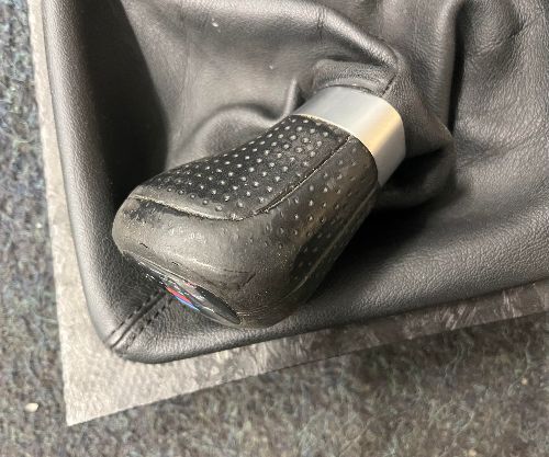 BMW 1 SERIES 118D M SPORT COUPE E82 6 SPEED GEAR KNOB & GAITER 2010