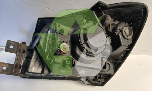 KIA SPORTAGE XE DRIVERS SIDE HEADLIGHT HALOGEN FITS 2010